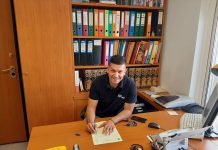 Υπέγραψε ο Λάμπρος Σκούμας